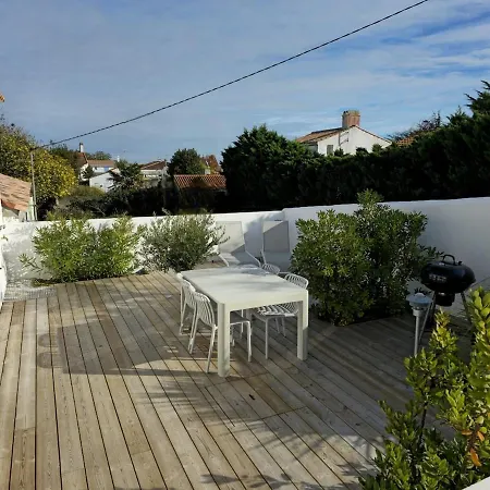 - Les Figuiers Holiday home *